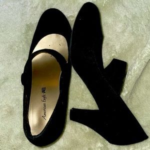 Size 6W heals